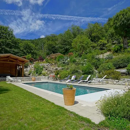 度假居 Bergerie Avec Piscine *